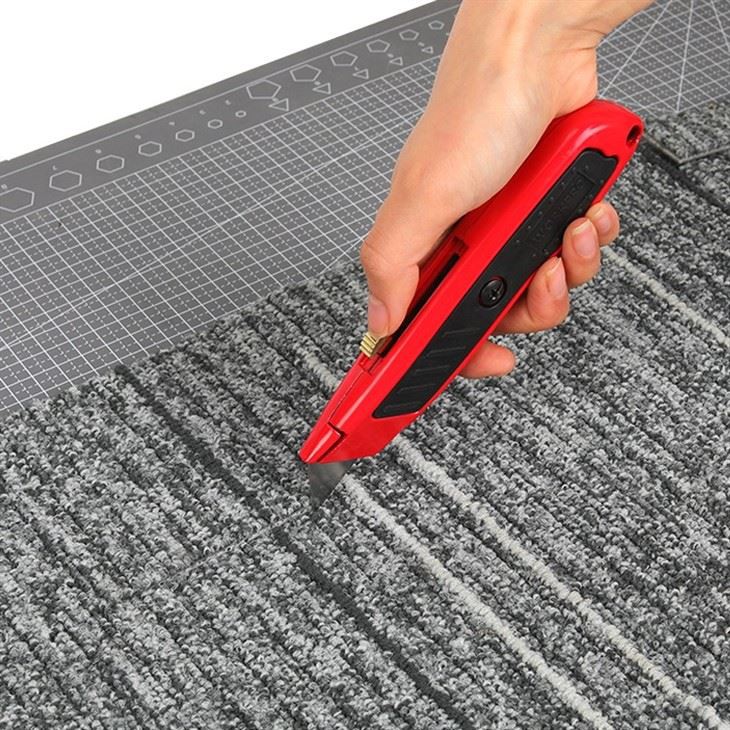 ALUMINUM RETRACTABLE UTILITY KNIFE